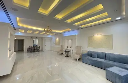 Apartment - 3 Bedrooms - 3 Bathrooms for rent in Sanabis - Manama - Capital Governorate