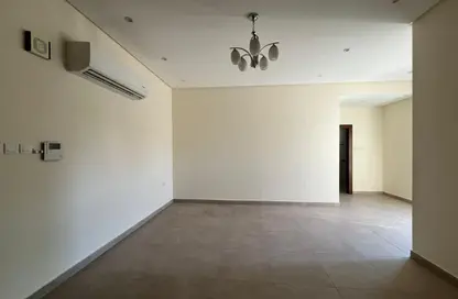 شقة - 2 غرف نوم - 2 حمامات للايجار في الجنبية - المحافظة الشمالية