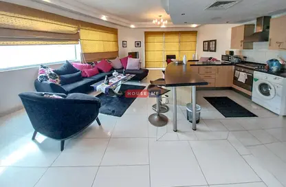 شقة - غرفة نوم - 2 حمامات للبيع في شارع أمواج - أمواج - المحرق