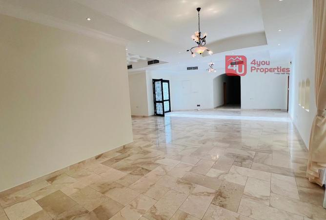 995372 - Property Image 3