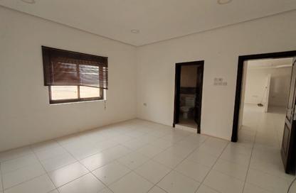 Apartment - 2 Bedrooms - 3 Bathrooms for rent in Busaiteen - Muharraq Governorate