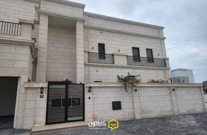 Villa - 5 Bedrooms - 5 Bathrooms for sale in Askar - Southern Governorate