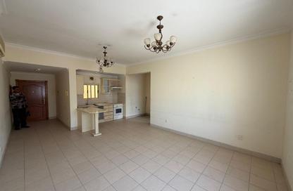 Office Space - 2 Bedrooms - 1 Bathroom for rent in Sanabis - Manama - Capital Governorate