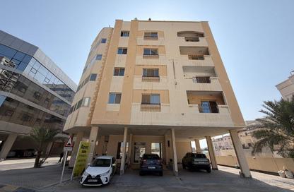 Office Space - 2 Bedrooms - 1 Bathroom for rent in Sanabis - Manama - Capital Governorate