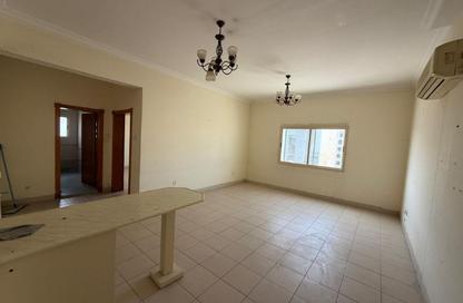 Office Space - 2 Bedrooms - 1 Bathroom for rent in Sanabis - Manama - Capital Governorate