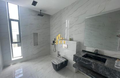 Villa - 4 Bedrooms - 6 Bathrooms for sale in Busaiteen - Muharraq Governorate