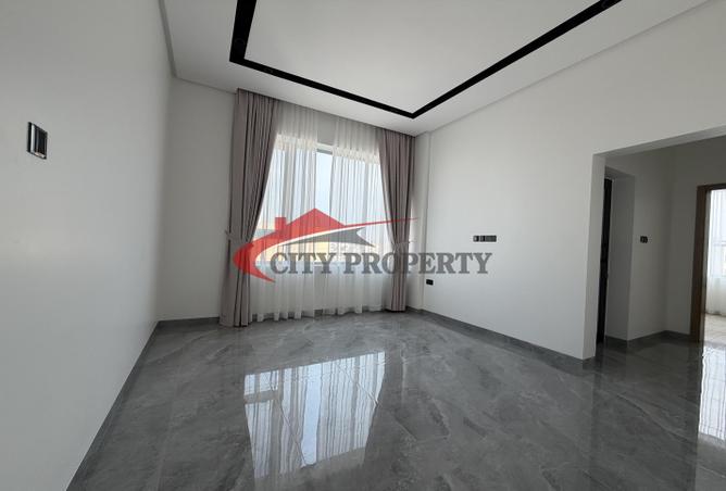 980143 - Property Image 2