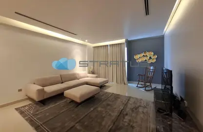 Apartment - 2 Bedrooms - 3 Bathrooms for rent in Reef Island - Capital Governorate