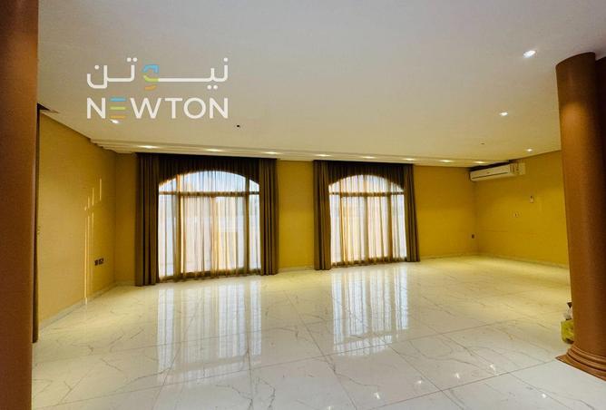 987683 - Property Image 2