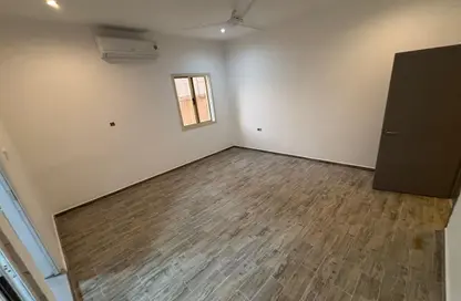Apartment - Studio - 1 Bathroom for rent in Gudaibiya - Manama - Capital Governorate Apartment - Studio - 1 Bathroom for rent in Gudaibiya - Manama - Capital Governorate