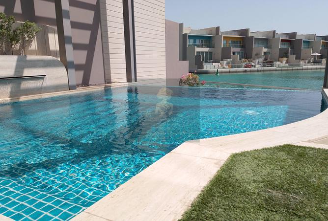 994205 - Property Image 2