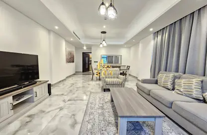 Apartment - 3 Bedrooms - 3 Bathrooms for rent in Al Juffair - Capital Governorate