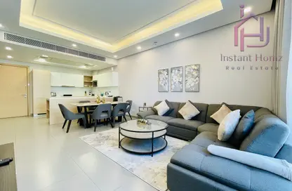 Apartment - 2 Bedrooms - 3 Bathrooms for rent in Al Juffair - Capital Governorate