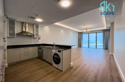 Apartment - 2 Bedrooms - 3 Bathrooms for rent in Reef Island - Capital Governorate