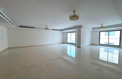 Apartment - 3 Bedrooms - 3 Bathrooms for sale in Hidd - Muharraq Governorate
