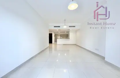 Apartment - 2 Bedrooms - 3 Bathrooms for sale in Sanabis - Manama - Capital Governorate