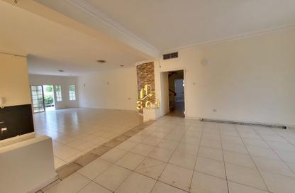 Compound - 4 Bedrooms - 4 Bathrooms for rent in Janabiya - Northern Governorate