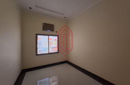 Apartment - 3 Bedrooms - 2 Bathrooms for rent in Salmaniya - Manama - Capital Governorate