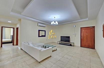Apartment - 2 Bedrooms - 2 Bathrooms for rent in Al Juffair - Capital Governorate