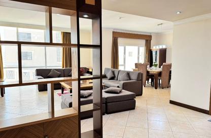 Apartment - 2 Bedrooms - 3 Bathrooms for rent in Al Juffair - Capital Governorate
