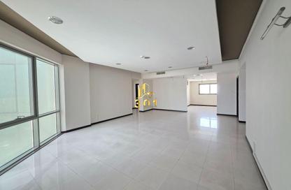 Office Space - Studio - 3 Bathrooms for rent in Sanabis - Manama - Capital Governorate