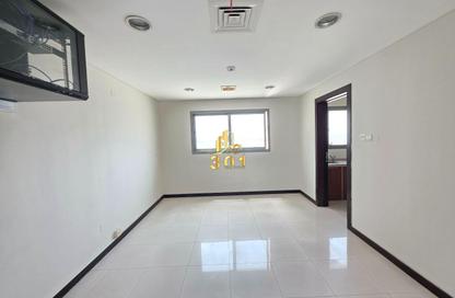 Office Space - Studio - 3 Bathrooms for rent in Sanabis - Manama - Capital Governorate