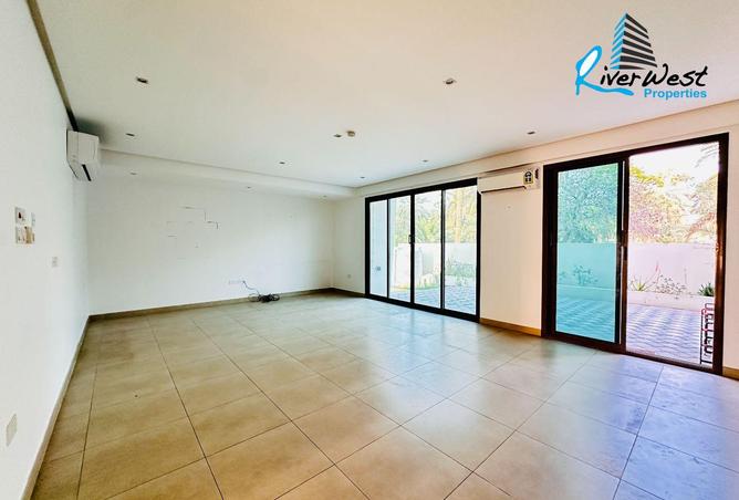 52248326 - Property Image 2