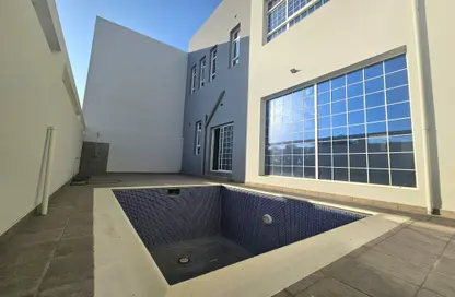 Villa - 4 Bedrooms - 5 Bathrooms for sale in Saar - Northern Governorate
