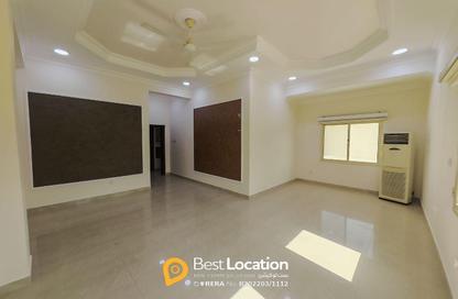 Office Space - 2 Bedrooms - 2 Bathrooms for rent in Sanabis - Manama - Capital Governorate