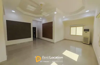 Office Space - 2 Bedrooms - 2 Bathrooms for rent in Sanabis - Manama - Capital Governorate