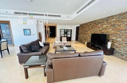 Apartment - 3 Bedrooms - 3 Bathrooms for rent in Al Juffair - Capital Governorate