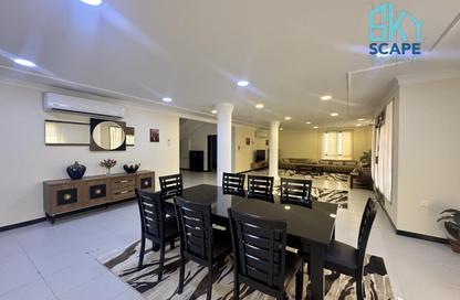 Villa - 5 - 5 for rent in Al Juffair - Capital Governorate