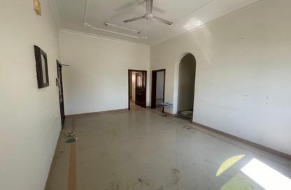 Apartment - 2 - 2 for rent in Sanabis - Manama - Capital Governorate