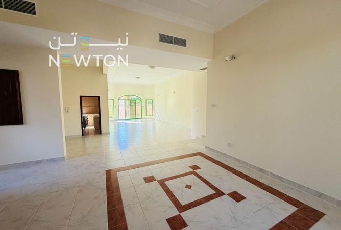 989454 - Property Image 3