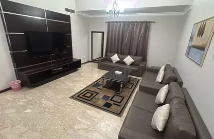 Apartment - 2 Bedrooms - 3 Bathrooms for rent in Al Juffair - Capital Governorate