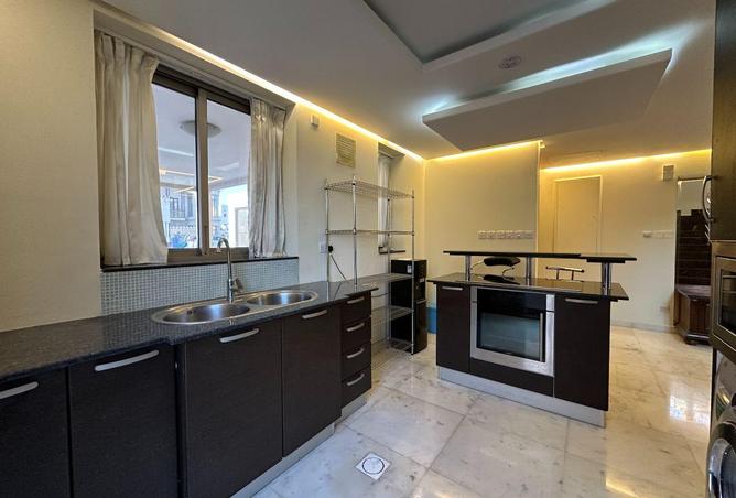 52301719 - Property Image 2