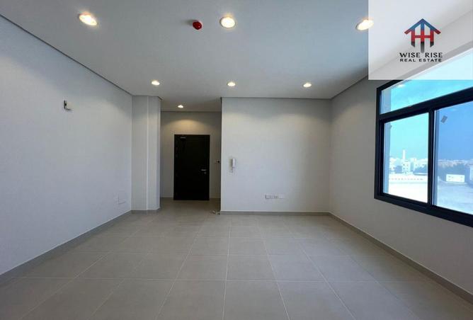 1002755 - Property Image 2