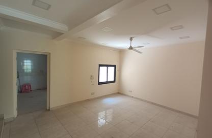Apartment - 3 Bedrooms - 3 Bathrooms for rent in Ras Rumman - Manama - Capital Governorate