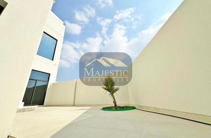 Villa - 4 Bedrooms - 6 Bathrooms for sale in Maqabah - Northern Governorate