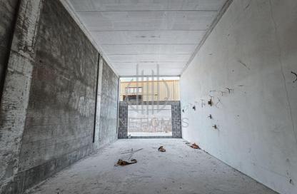 Warehouse - Studio - 2 Bathrooms for rent in Tubli - Central Governorate