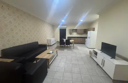 Apartment - 2 Bedrooms - 2 Bathrooms for rent in Al Juffair - Capital Governorate