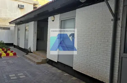 Villa - 3 Bedrooms - 3 Bathrooms for rent in Zinj - Manama - Capital Governorate