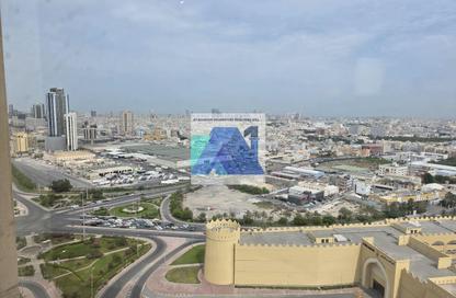 Apartment - 3 Bedrooms - 4 Bathrooms for rent in Abraj Al Lulu - Manama - Capital Governorate