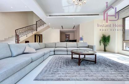Villa - 5 Bedrooms - 7 Bathrooms for rent in Busaiteen - Muharraq Governorate