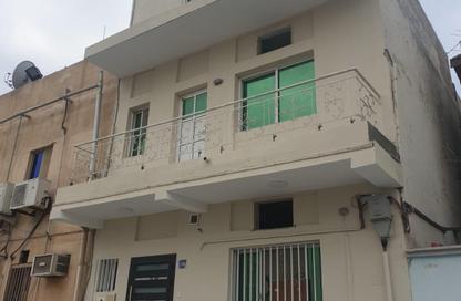 Townhouse - 3 Bedrooms - 2 Bathrooms for sale in Mahooz - Manama - Capital Governorate