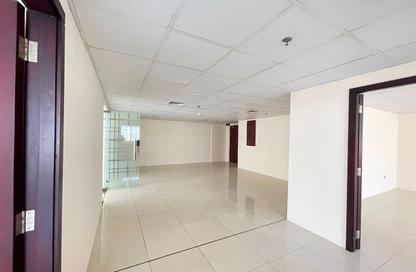 Office Space - Studio - 3 Bathrooms for rent in Sanabis - Manama - Capital Governorate