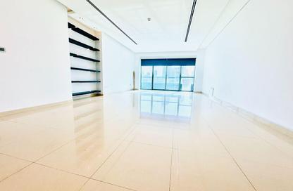 Apartment - 3 Bedrooms - 5 Bathrooms for rent in Reef Island - Capital Governorate