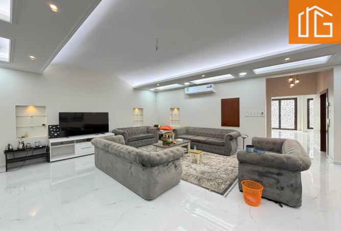 993280 - Property Image 2