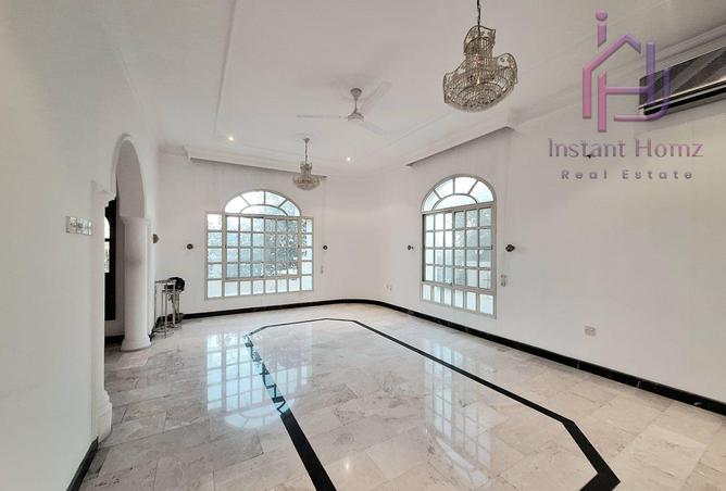 987780 - Property Image 2