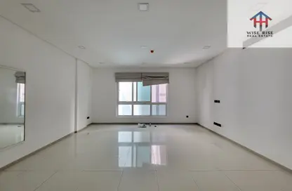 Apartment - 3 Bedrooms - 3 Bathrooms for rent in Hidd - Muharraq Governorate